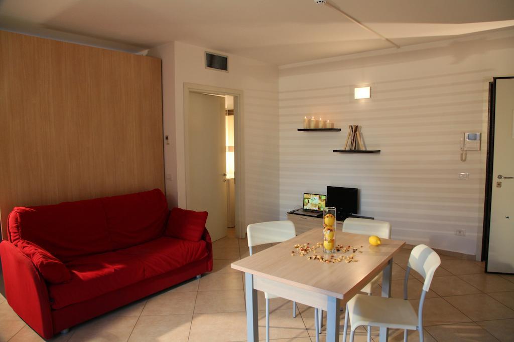 Residence Ilario Suite Hotel Річчоне Номер фото