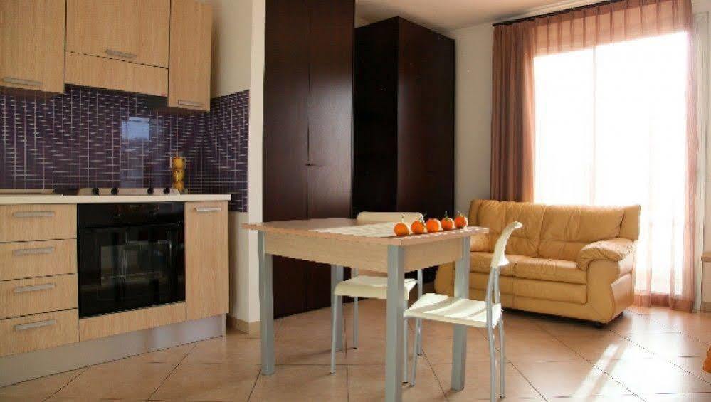 Residence Ilario Suite Hotel Річчоне Екстер'єр фото