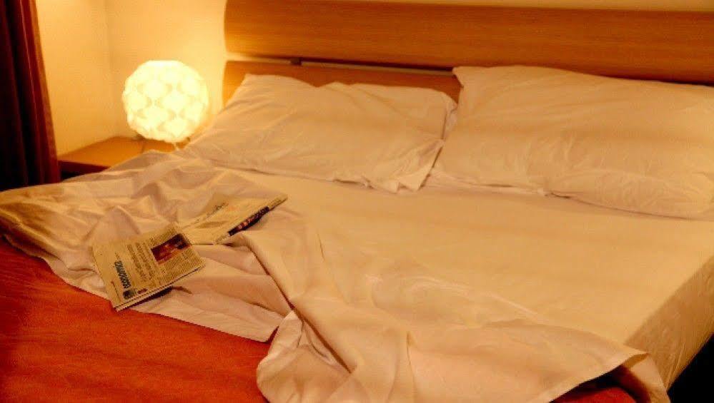 Residence Ilario Suite Hotel Річчоне Екстер'єр фото