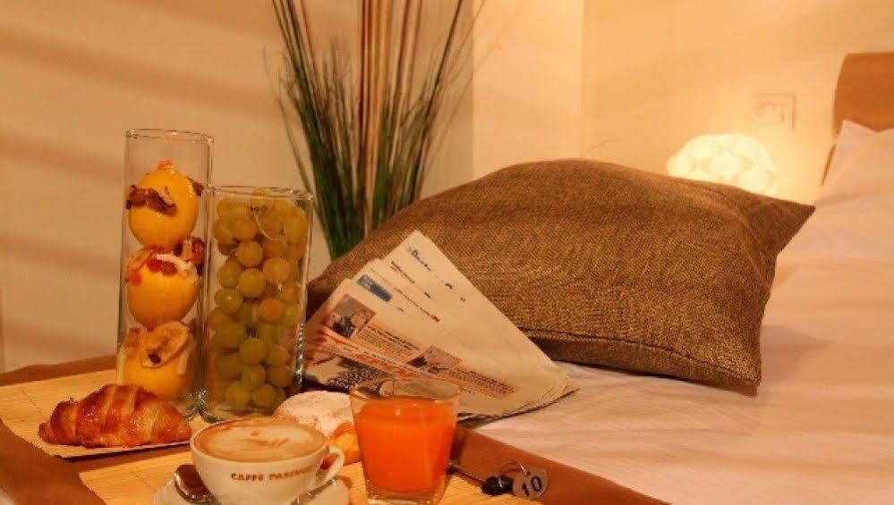 Residence Ilario Suite Hotel Річчоне Екстер'єр фото