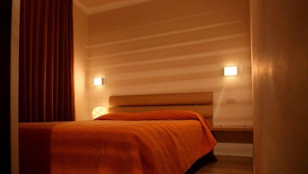 Residence Ilario Suite Hotel Річчоне Екстер'єр фото